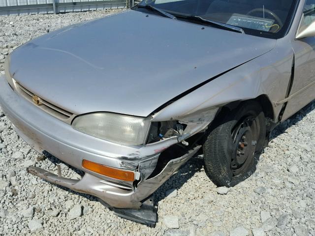 4T1BG12K6TU810444 - 1996 TOYOTA CAMRY DX GOLD photo 9