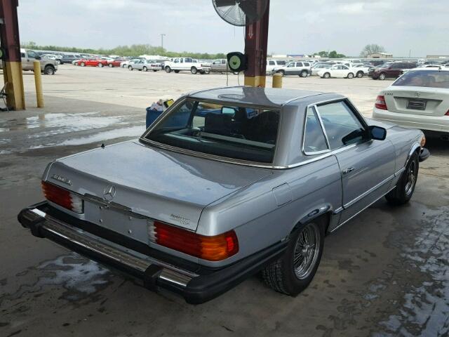 WDBBA45AXDB027858 - 1983 MERCEDES-BENZ 380 SL SILVER photo 4