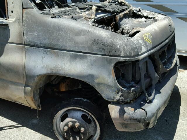 1FDWE37S3WHB57614 - 1998 FORD ECONOLINE BURN photo 9