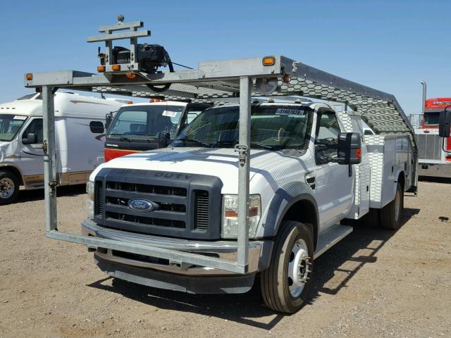 1FDAF56R08ED64421 - 2008 FORD F550 SUPER WHITE photo 2