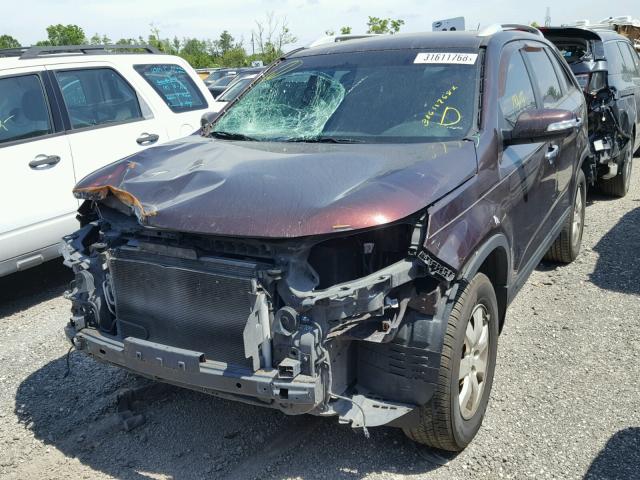 5XYKT3A18BG015514 - 2011 KIA SORENTO BA BROWN photo 2