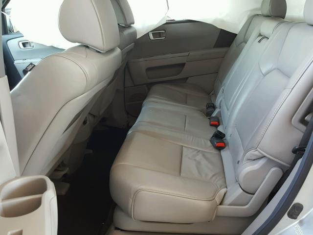 5FNYF3H2XCB010615 - 2012 HONDA PILOT LX SILVER photo 6