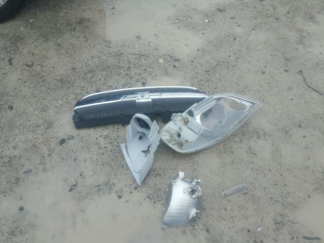 KL1TD56E19B631995 - 2009 CHEVROLET AVEO LS SILVER photo 9