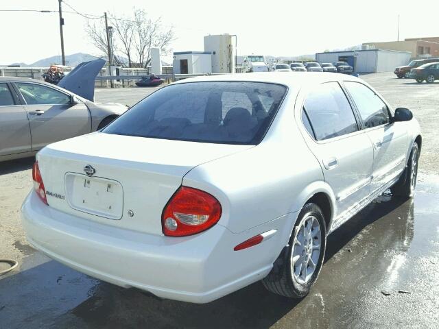 JN1CA31D61T817442 - 2001 NISSAN MAXIMA GXE WHITE photo 4