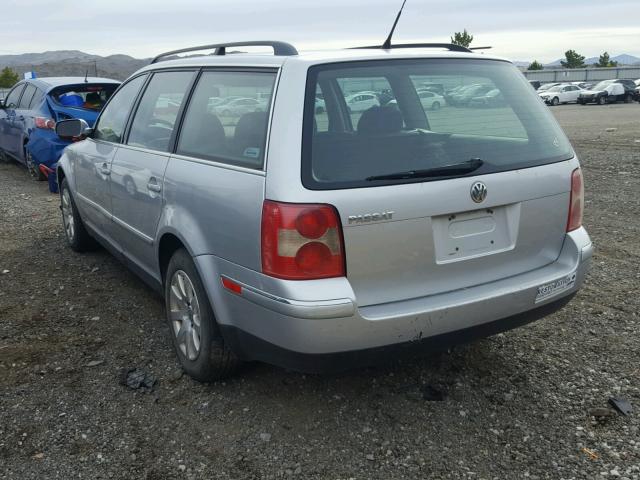 WVWVD63B82E377028 - 2002 VOLKSWAGEN PASSAT GLS SILVER photo 3