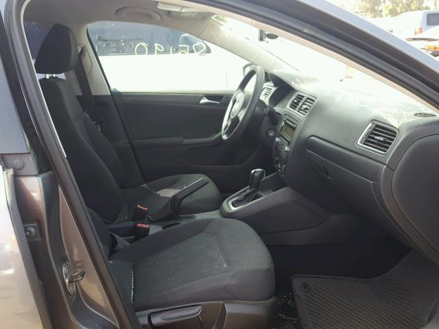 3VW2K7AJ6BM065869 - 2011 VOLKSWAGEN JETTA BASE 石墨色 照片 5