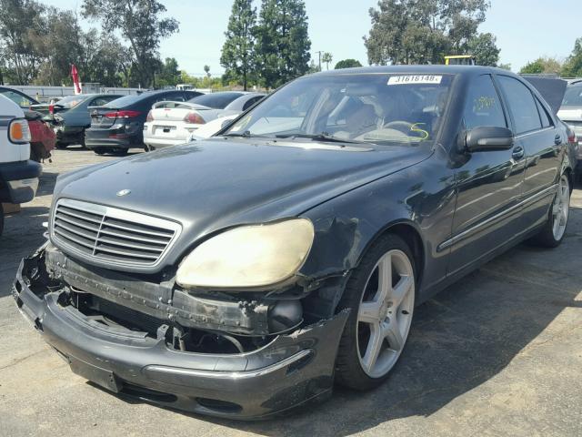 WDBNG75J61A184110 - 2001 MERCEDES-BENZ S 500 GRAY photo 2