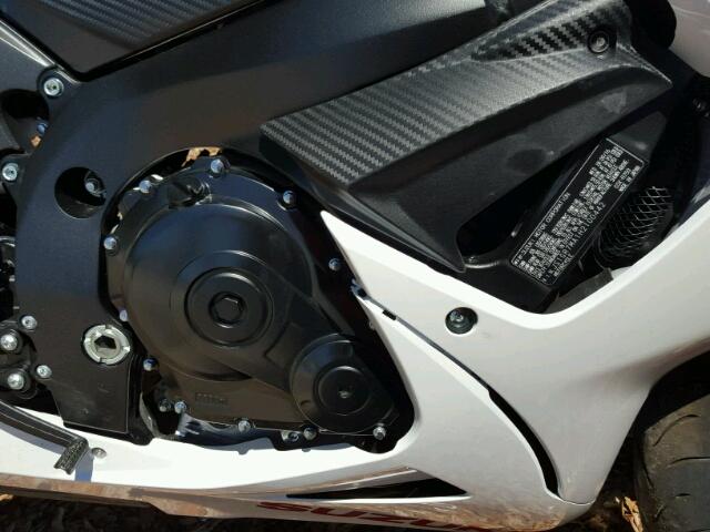 JS1GR7MA1H2100442 - 2017 SUZUKI GSX-R750 WHITE photo 7