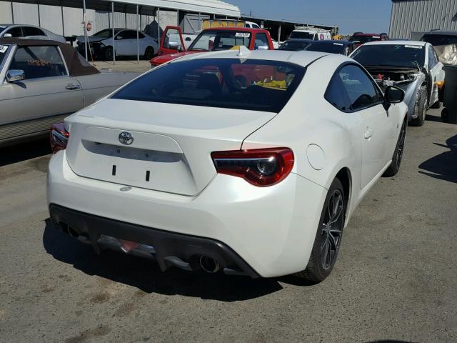 JF1ZNAA18H8702124 - 2017 TOYOTA 86 BASE WHITE photo 4