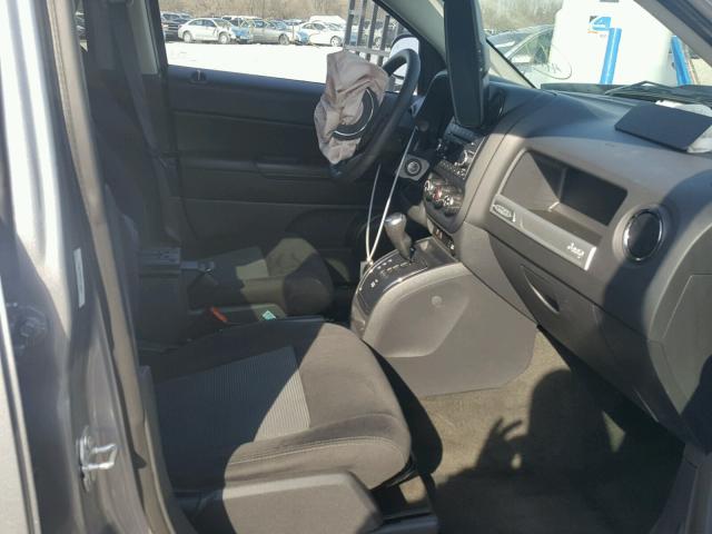 1C4NJDBB2HD142847 - 2017 JEEP COMPASS SP GRAY photo 5