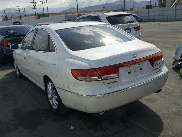 KMHFC46F36A094135 - 2006 HYUNDAI AZERA SE WHITE photo 3