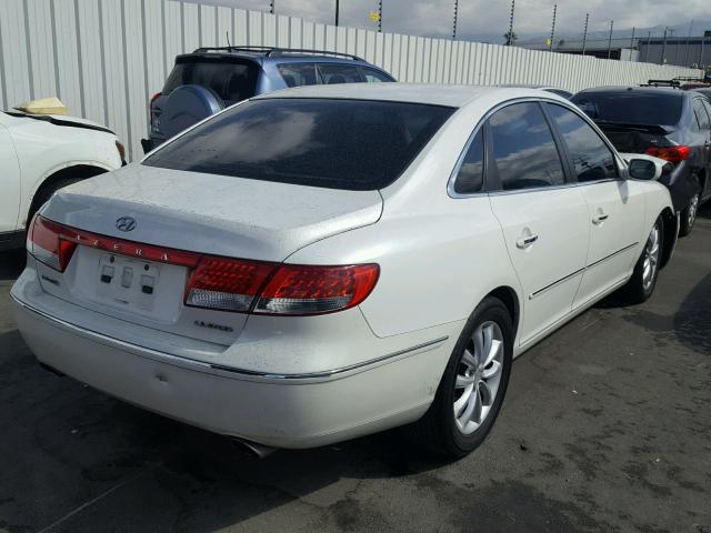 KMHFC46F36A094135 - 2006 HYUNDAI AZERA SE WHITE photo 4