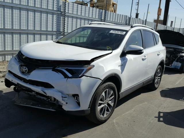 JTMRJREV3HD132963 - 2017 TOYOTA RAV4 HV LE WHITE photo 2