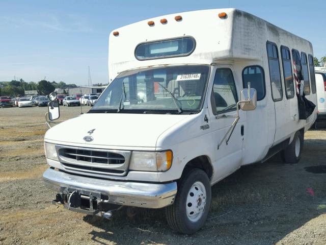 1FDWE35L8YHA39959 - 2000 FORD ECONOLINE WHITE photo 2