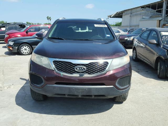 5XYKT4A20BG125682 - 2011 KIA SORENTO BA MAROON photo 9