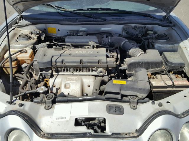 KMHJG35F5YU215825 - 2000 HYUNDAI TIBURON SILVER photo 7