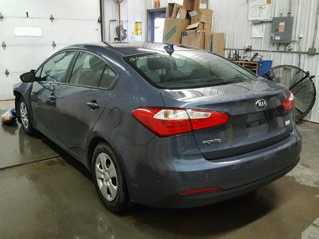 KNAFX4A68F5388944 - 2015 KIA FORTE LX BLUE photo 3