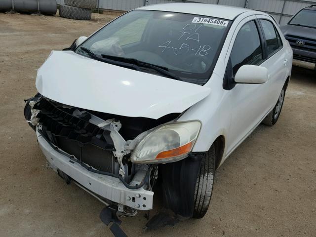 JTDBT4K33A1363550 - 2010 TOYOTA YARIS WHITE photo 2