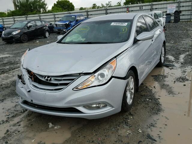 5NPEB4AC5DH625776 - 2013 HYUNDAI SONATA GLS SILVER photo 2