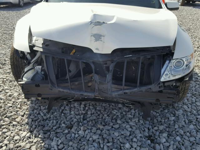 1LNHM93R59G629422 - 2009 LINCOLN MKS WHITE photo 9