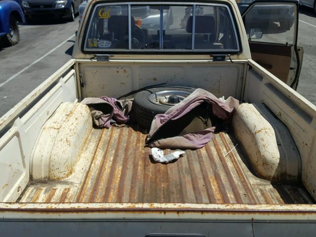 JT4RN56D8E5021365 - 1984 TOYOTA PICKUP XTR BEIGE photo 6