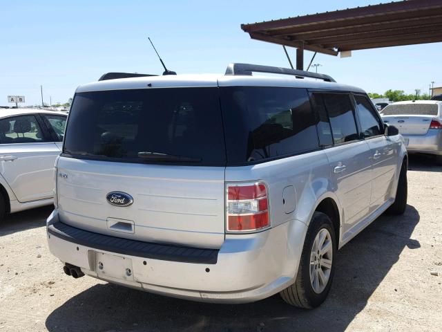 2FMGK5BC5BBD00773 - 2011 FORD FLEX SE SILVER photo 4