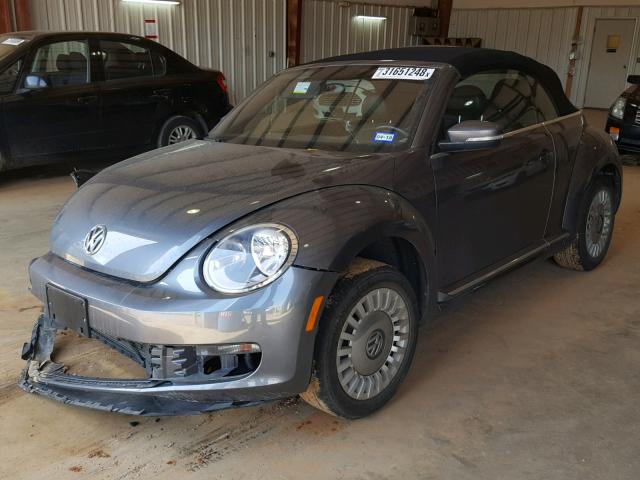 3VW517AT4FM806947 - 2015 VOLKSWAGEN BEETLE 1.8 GRAY photo 2