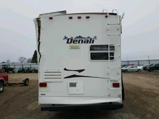 47CFD1N245P611063 - 2005 DUTC DENALI WHITE photo 9