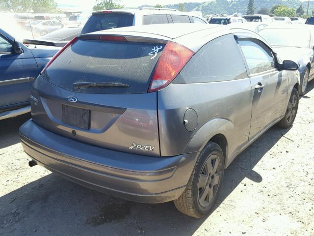 1FAFP31N57W163838 - 2007 FORD FOCUS ZX3 GRAY photo 4