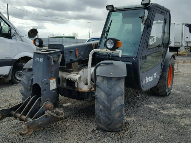 367012007 - 2003 BOBCAT FORKLIFT WHITE photo 2