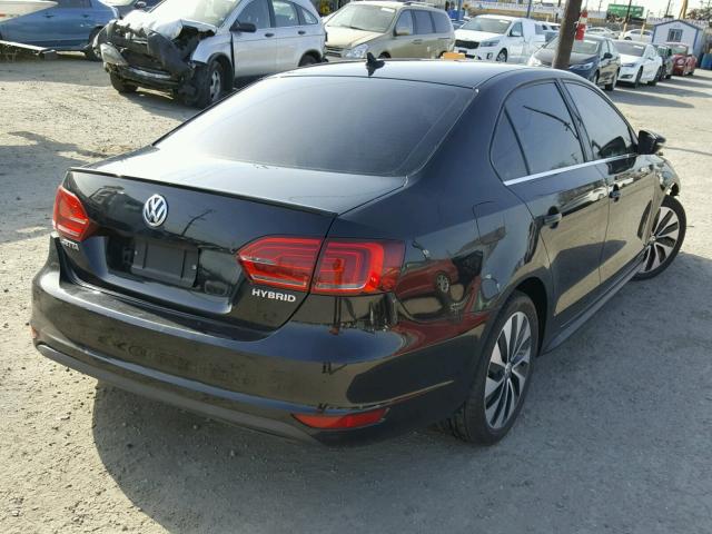 3VW637AJ6DM222821 - 2013 VOLKSWAGEN JETTA HYBR BLACK photo 4