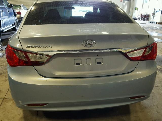 5NPEB4AC8BH058248 - 2011 HYUNDAI SONATA GLS BLUE photo 9