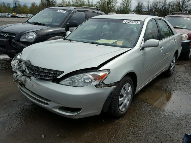 JTDBE32K840267533 - 2004 TOYOTA CAMRY LE ვერცხლისფერი ფოტო 2