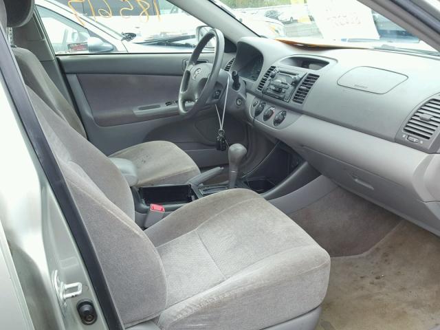 JTDBE32K840267533 - 2004 TOYOTA CAMRY LE ვერცხლისფერი ფოტო 5