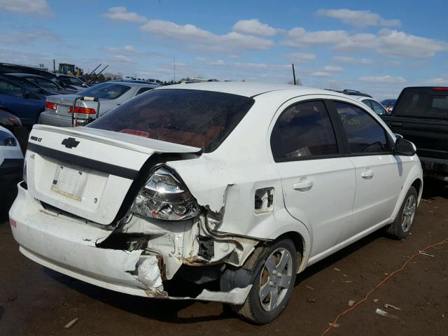 KL1TD56E19B636890 - 2009 CHEVROLET AVEO LS WHITE photo 4