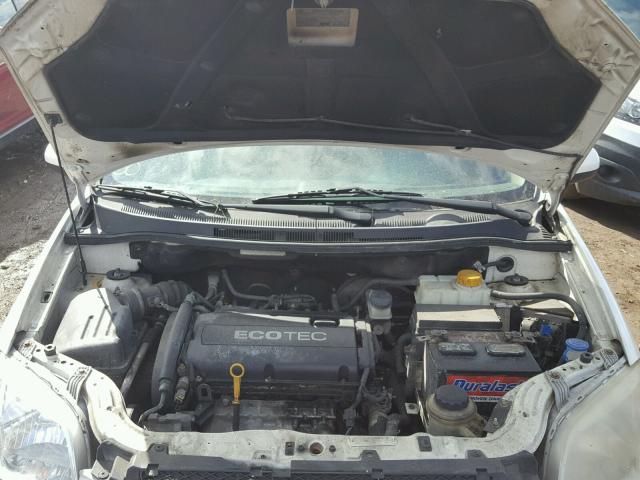 KL1TD56E19B636890 - 2009 CHEVROLET AVEO LS WHITE photo 7