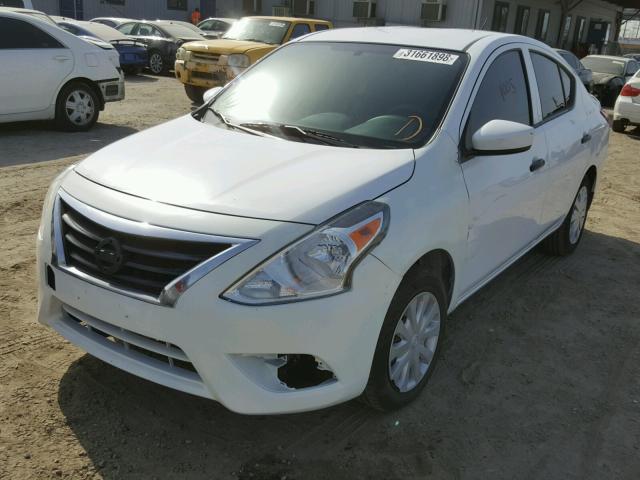 3N1CN7AP1GL834958 - 2016 NISSAN VERSA S WHITE photo 2