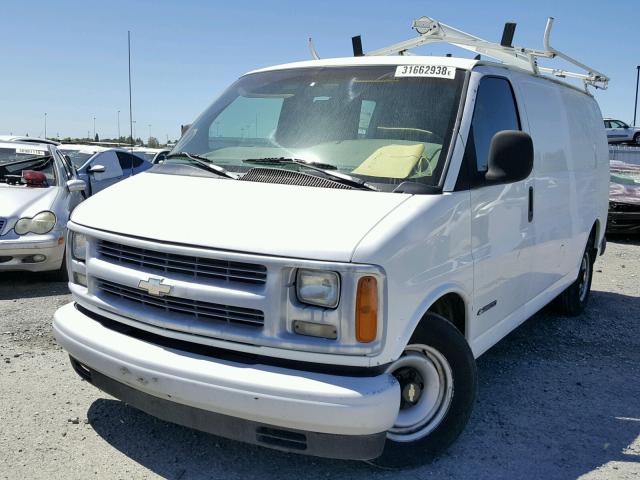 1GCFG25W0X1153948 - 1999 CHEVROLET EXPRESS G2 WHITE photo 2