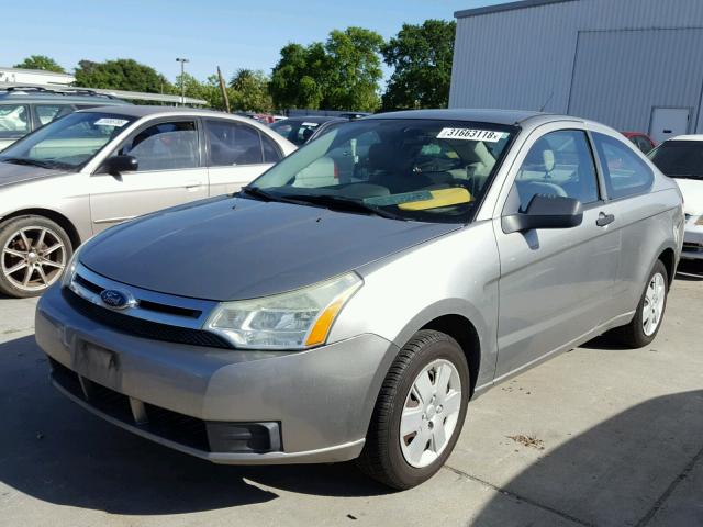 1FAHP32N28W216147 - 2008 FORD FOCUS S/SE BEIGE photo 2