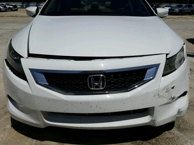 1HGCS12349A020555 - 2009 HONDA ACCORD LX WHITE photo 9