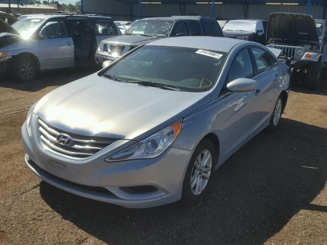 5NPEB4AC0DH649077 - 2013 HYUNDAI SONATA GLS GRAY photo 2