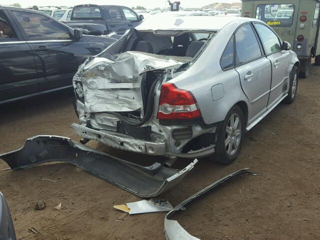 YV1MS682552097092 - 2005 VOLVO S40 T5 FWD SILVER photo 4