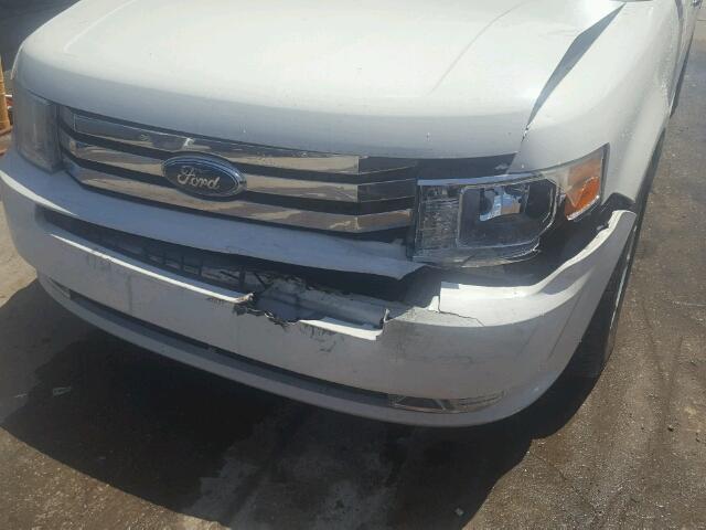 2FMEK62C99BA31880 - 2009 FORD FLEX SEL WHITE photo 9