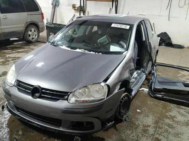 WVWAA71K39W078146 - 2009 VOLKSWAGEN RABBIT GRAY photo 2