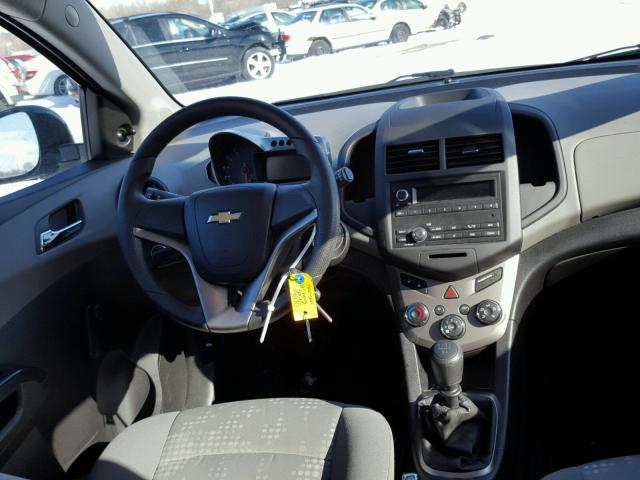 1G1JB6SH9C4218173 - 2012 CHEVROLET SONIC LS 黑色 照片 9