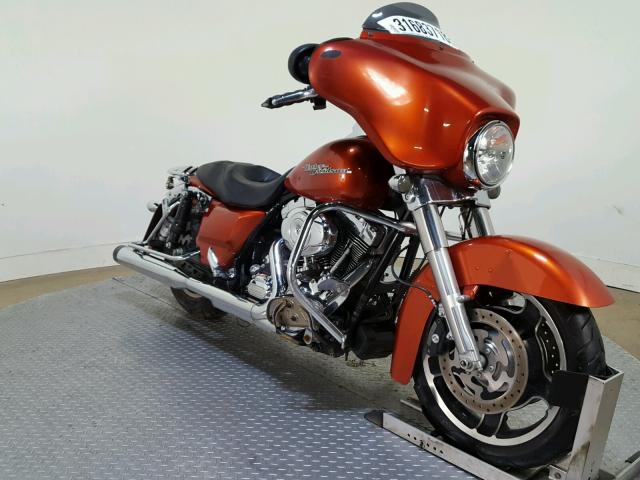 1HD1KBM10BB644018 - 2011 HARLEY-DAVIDSON FLHX ORANGE photo 2