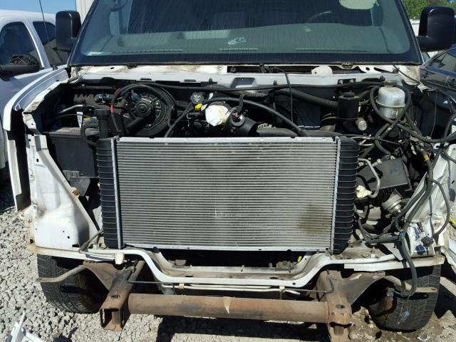 1GTHG35K881123660 - 2008 GMC SAVANA G35 WHITE photo 9