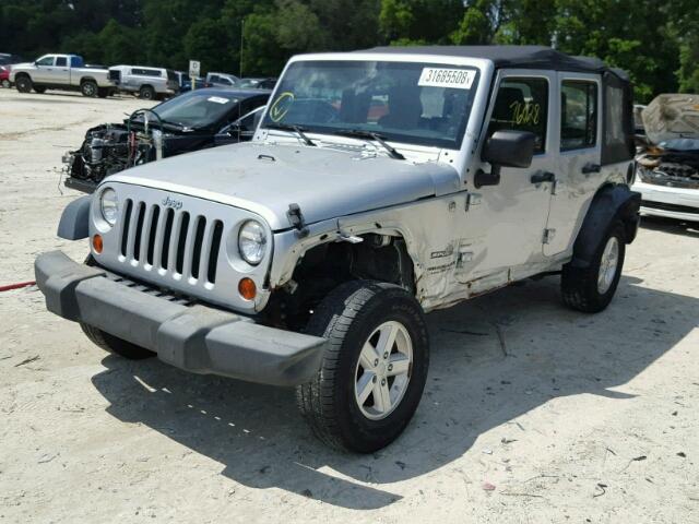 1J4BA3H17BL507770 - 2011 JEEP WRANGLER U SILVER photo 2