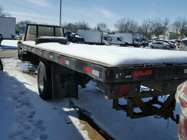 1FDNF70J4WVA01830 - 1998 FORD F700 WHITE photo 3