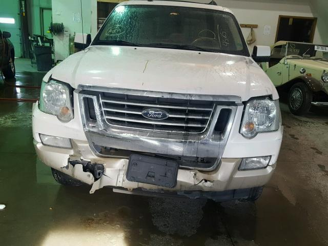 1FMEU7EEXAUA34525 - 2010 FORD EXPLORER E WHITE photo 9